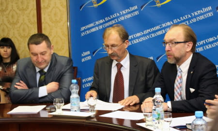 АГРАРІЇ ЗАКЛИКАЮТЬ ВЛАДУ НЕ СКАСОВУВАТИ ДЛЯ НИХ СПЕЦРЕЖИМ ОПОДАТКУВАННЯ