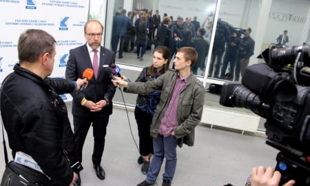 АНТИКРИЗОВА РАДА ГРОМАДСЬКИХ ОРГАНІЗАЦІЙ ВИМАГАТИМЕ ВІД НОВОГО УРЯДУ РАХУВАТИСЯ ІЗ БІЗНЕСОМ
