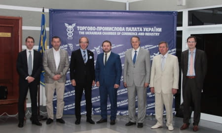 ГОТУВАТИ ФАХІВЦІВ ДЛЯ БІЗНЕСУ ПО-НОВОМУ