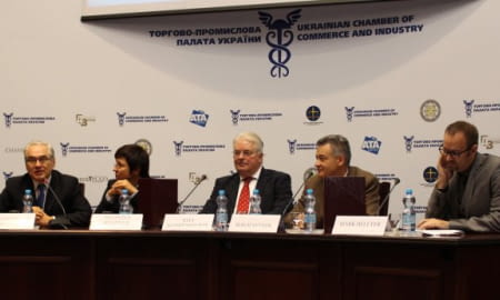 ЗА ПІДТРИМКИ НІДЕРЛАНДІВ УКРАЇНЦІВ НАВЧАТЬ НАДАВАТИ ЯКІСНІ ЕКСПОРТНІ ПОСЛУГИ