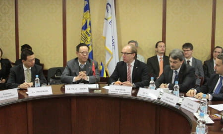 КИТАЙСЬКИЙ БІЗНЕС СПРОСТОВУЄ ЧУТКИ ПРО ВІДМОВУ ВІД СПІВПРАЦІ З УКРАЇНОЮ